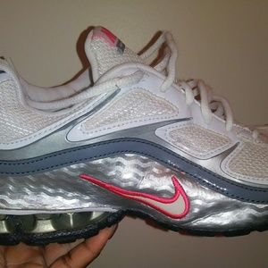 EUC Nike Max Air